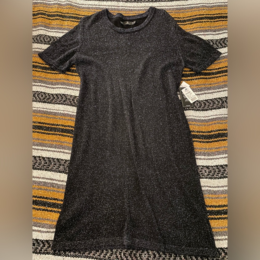 Women’s Volcom dress medium (12)